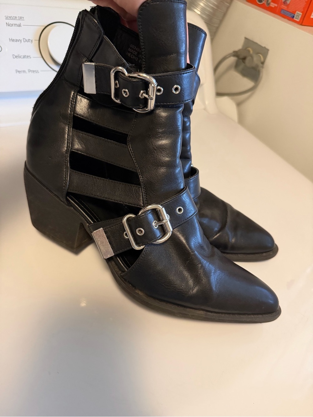 Women’s heeled pointed toe Black Leather Buckle Cutout Booties size 10